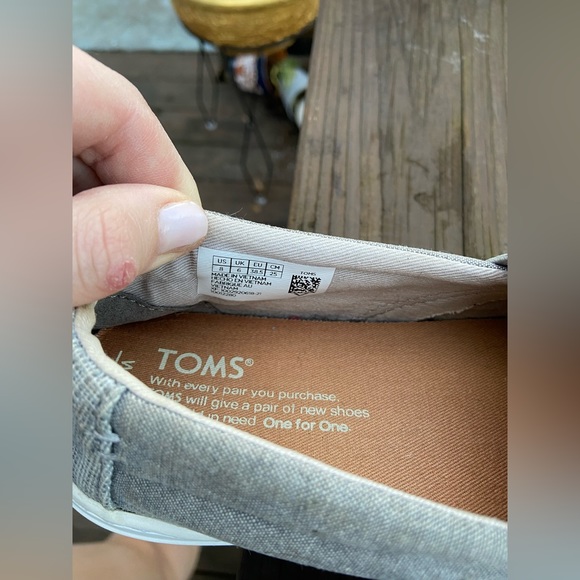 Toms shoes - Picture 2 of 3